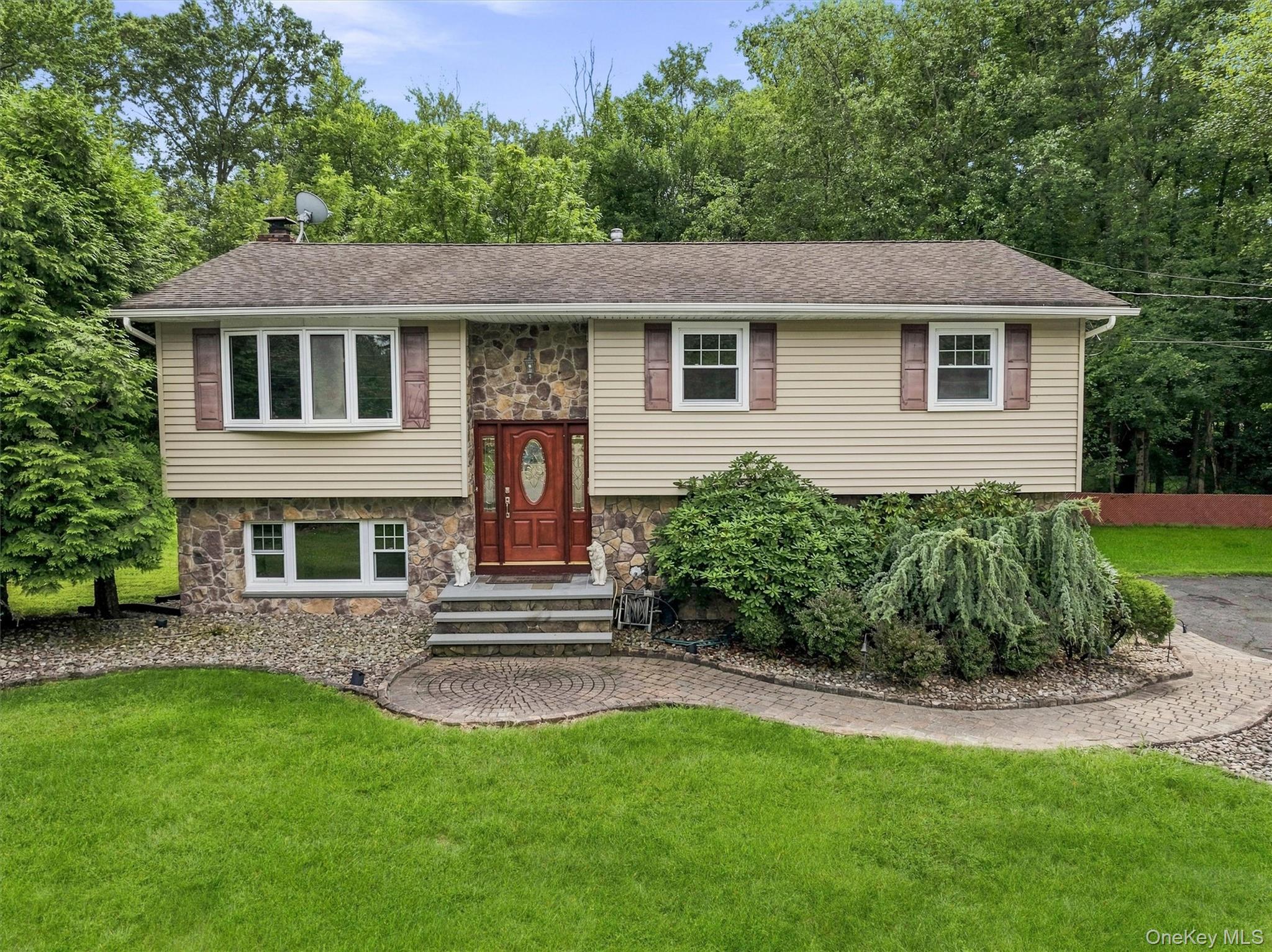 14 Karl Court Property Photo 3