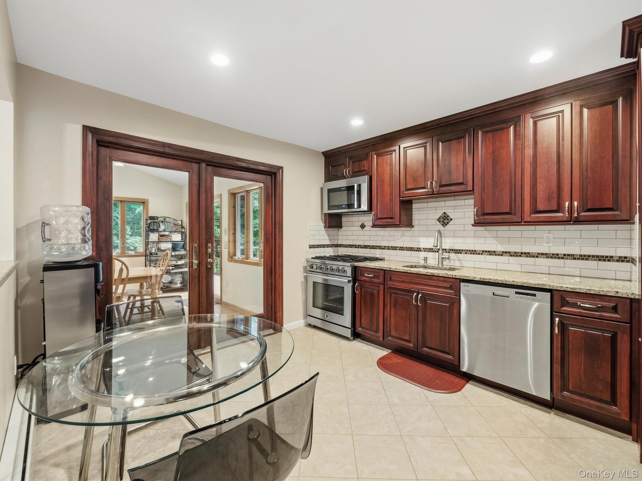 14 Karl Court Property Photo 11