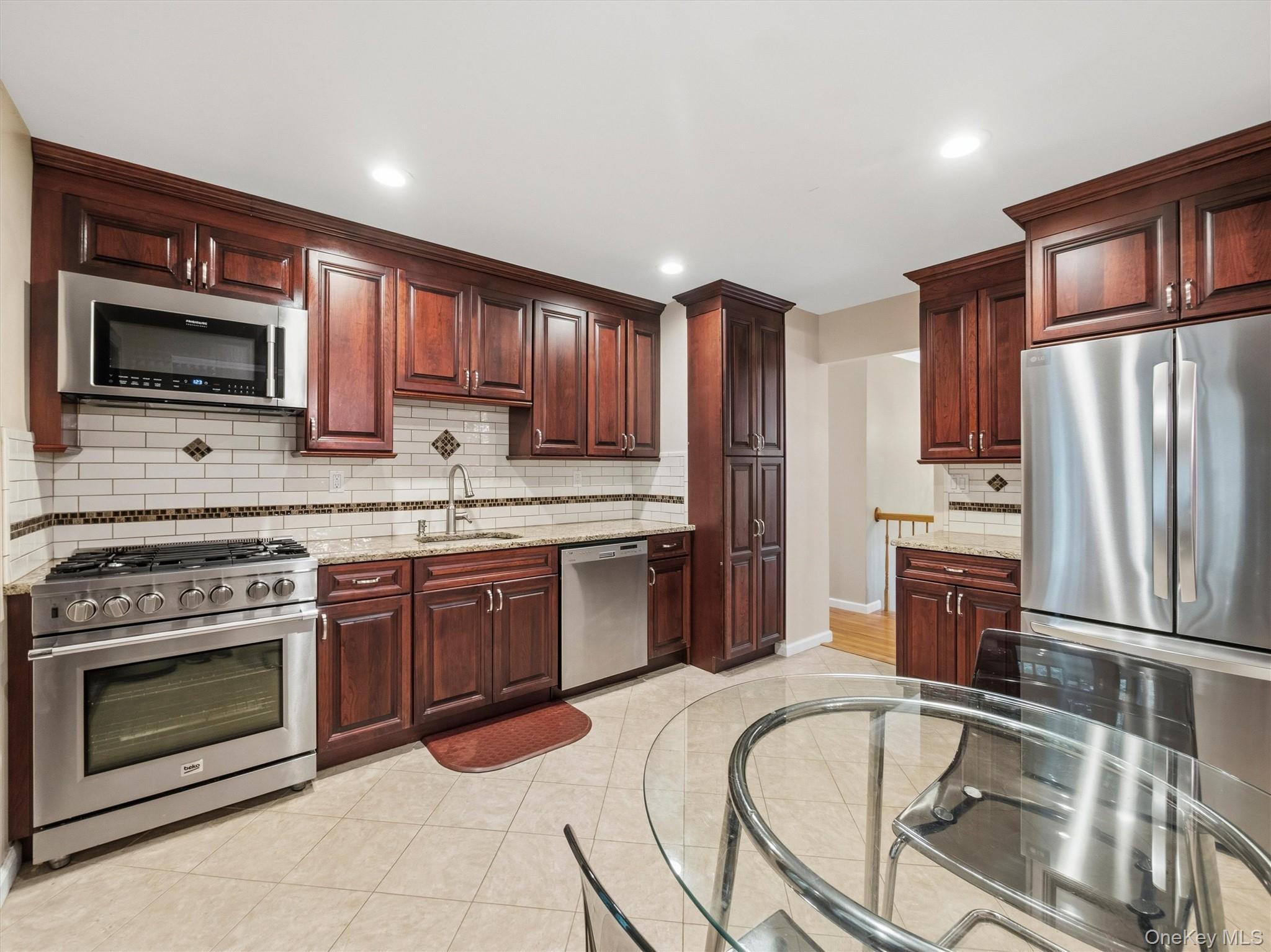 14 Karl Court Property Photo 14