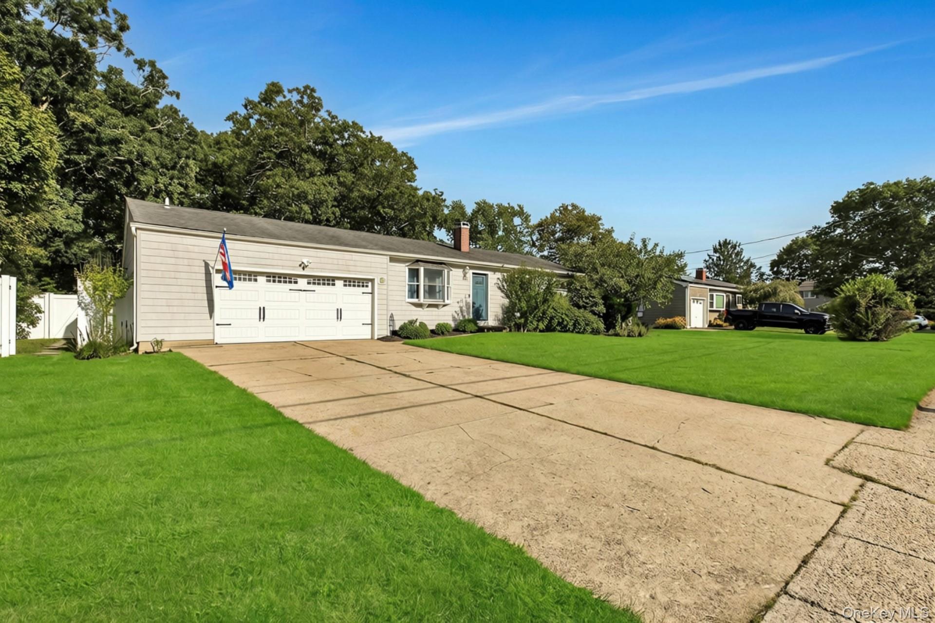941 Montauk Avenue Property Photo 1