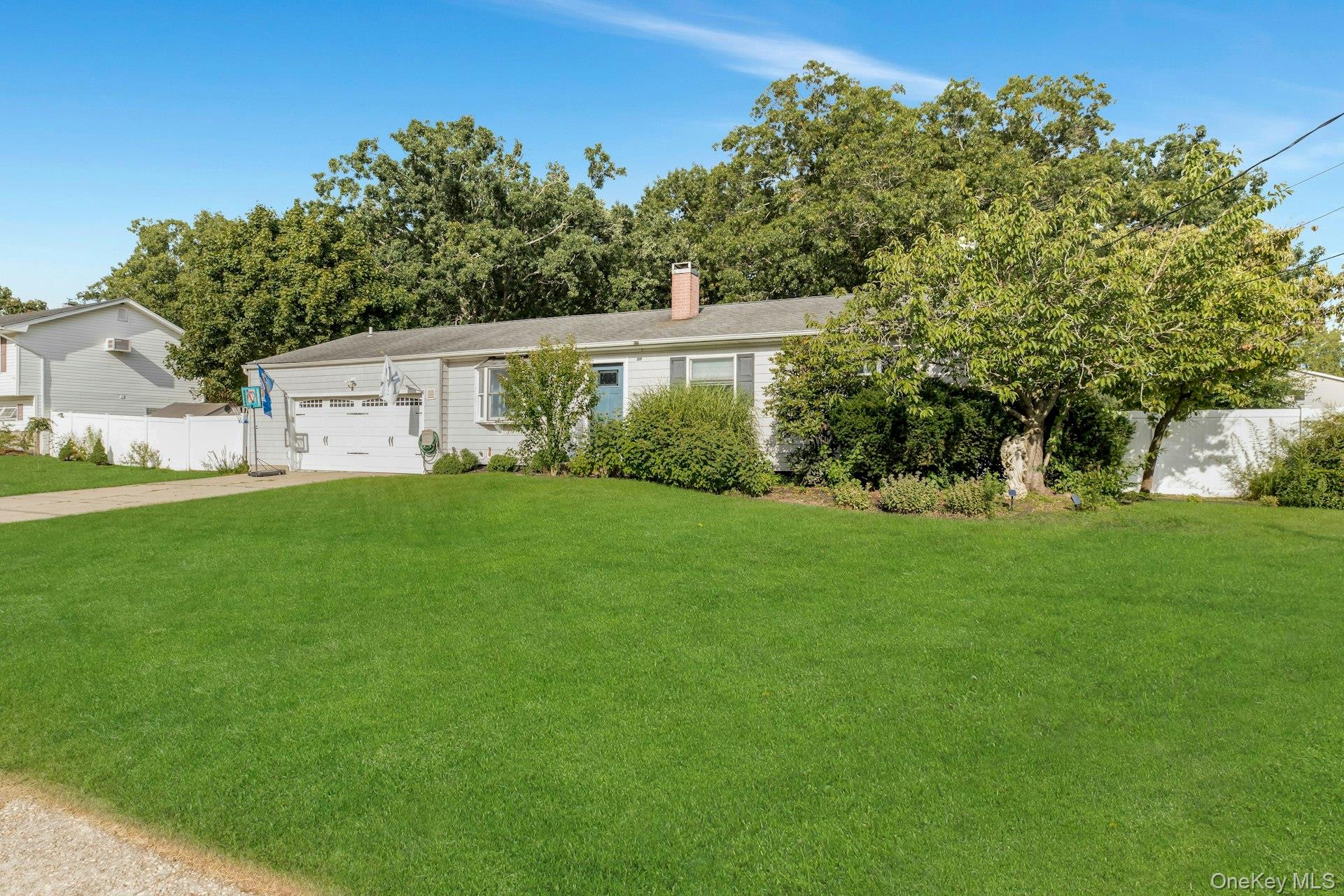 941 Montauk Avenue Property Photo 2