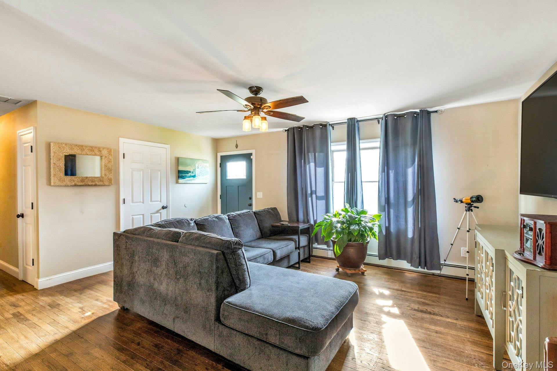 941 Montauk Avenue Property Photo 4
