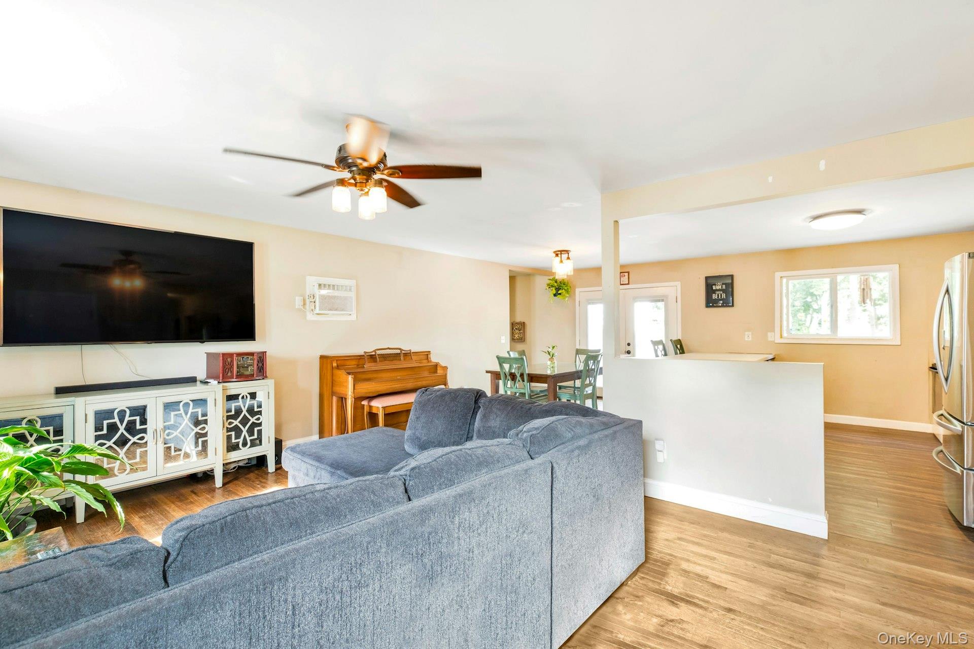 941 Montauk Avenue Property Photo 5