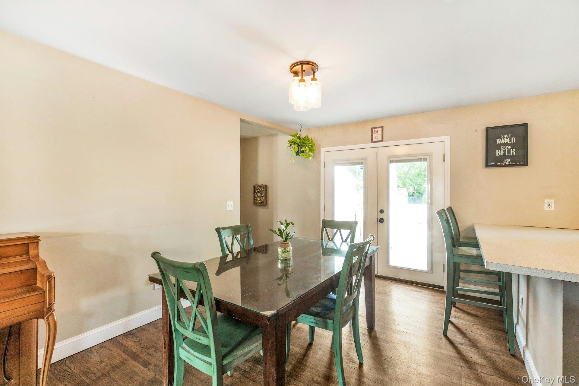 941 Montauk Avenue Property Photo 6
