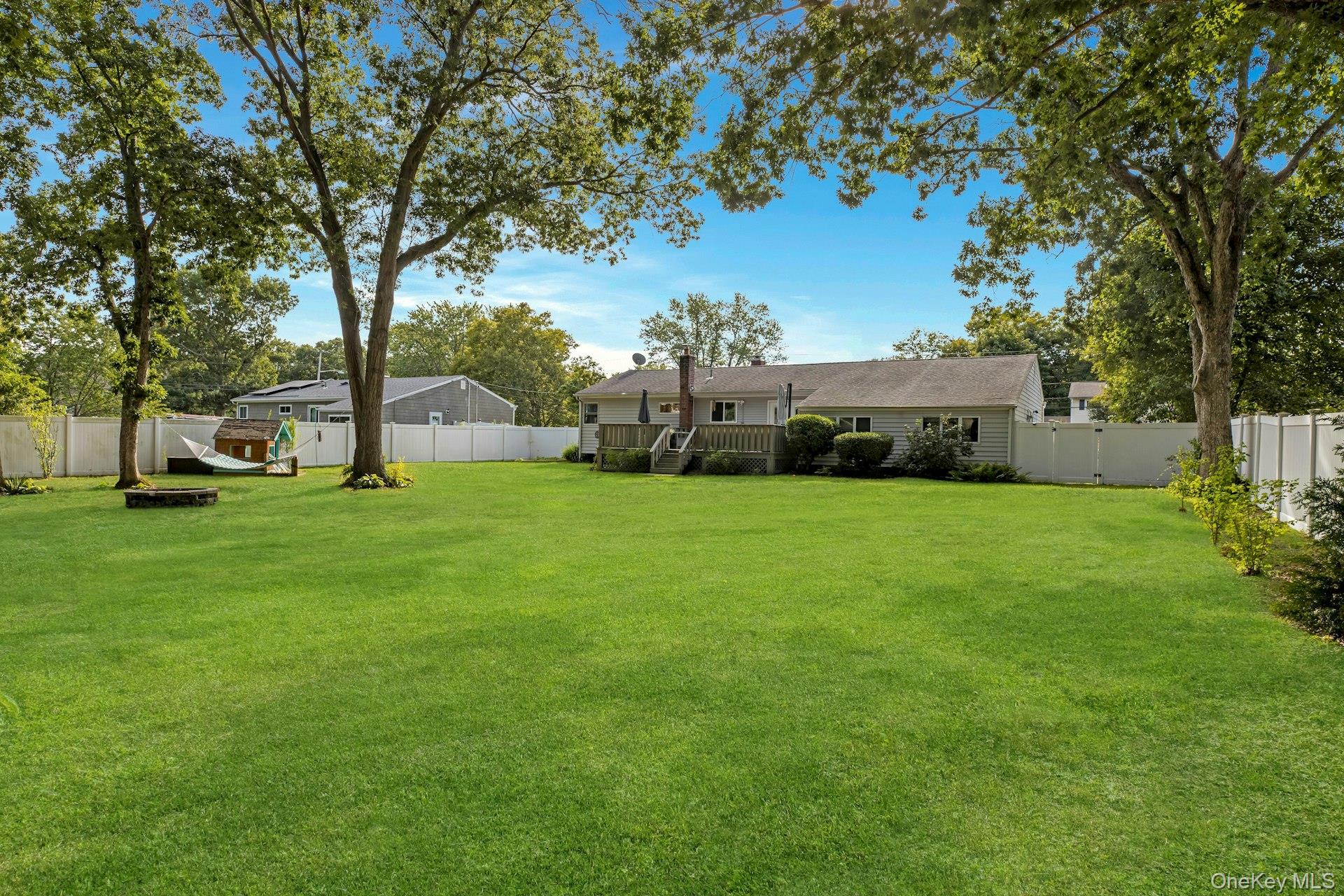 941 Montauk Avenue Property Photo 22