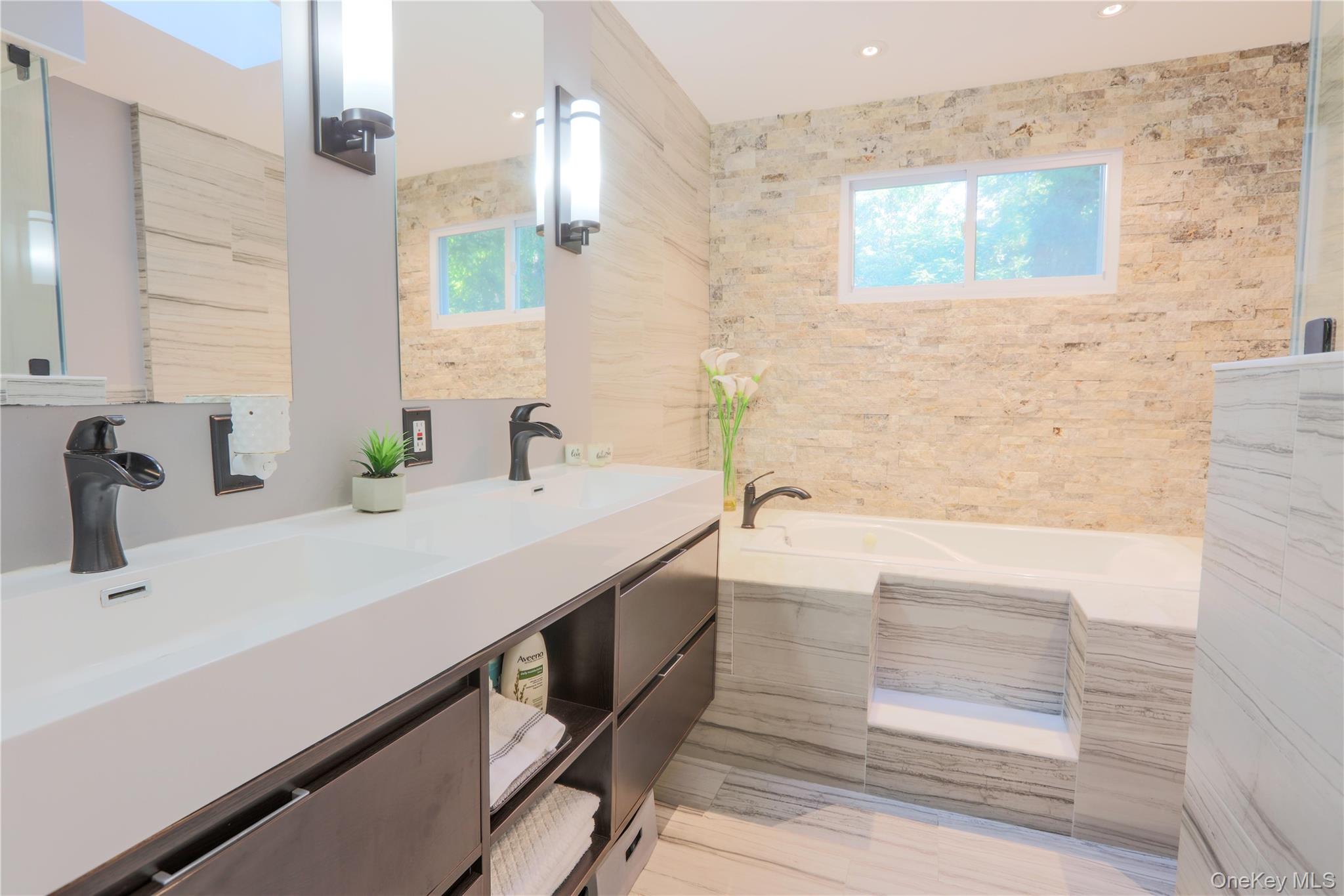 1553 Strawberry Road Property Photo 1