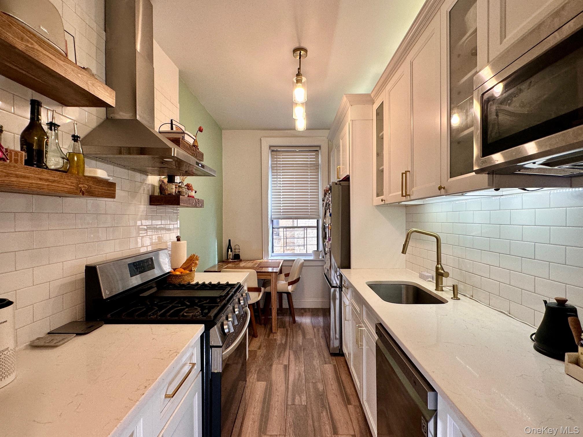 37-20 81st Street 4e Property Photo 5