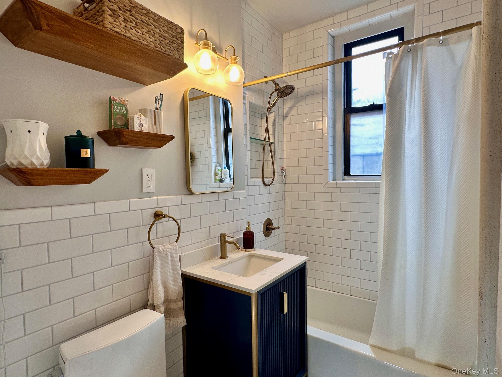 37-20 81st Street 4e Property Photo 6