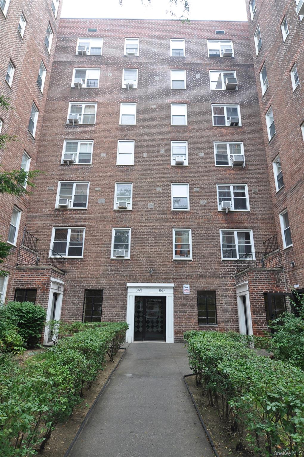 39-35 51st Street 6e Property Photo 1