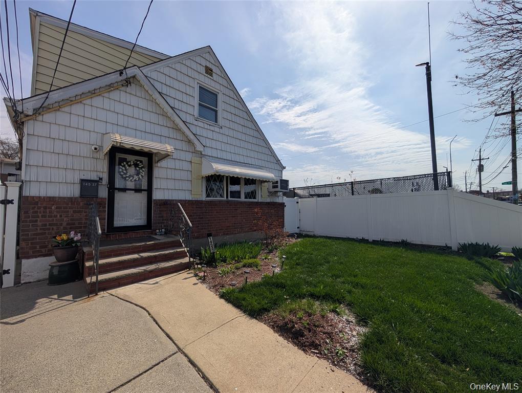 14537 Guy R Brewer Boulevard Property Photo 1