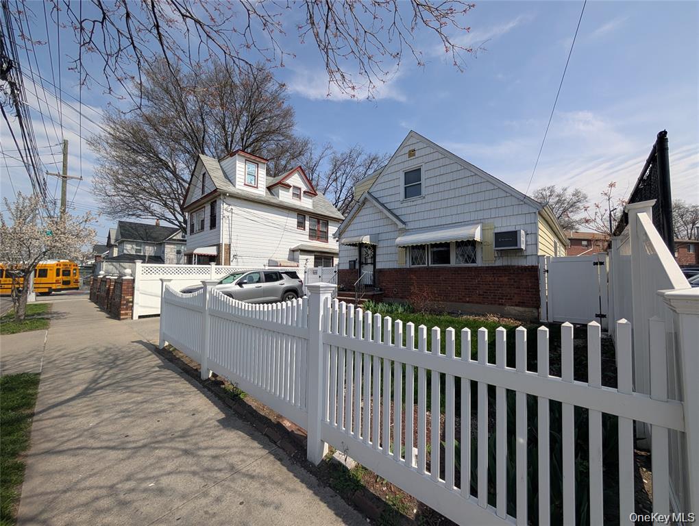 14537 Guy R Brewer Boulevard Property Photo 2