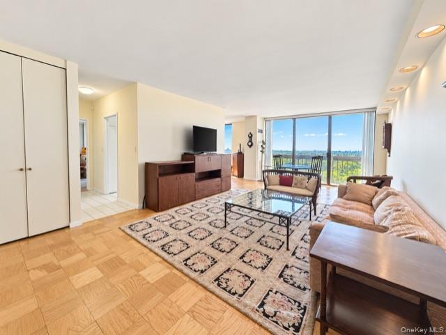 26910 Grand Central Parkway 15b Property Photo 2