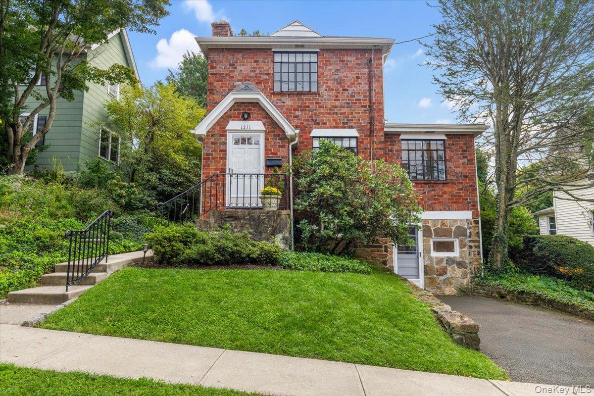 1211 Park Avenue Property Photo 1