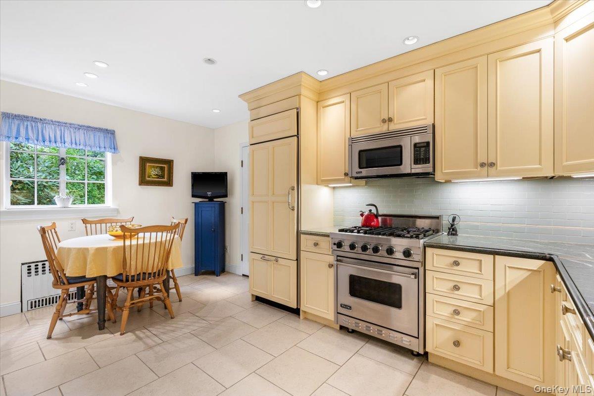 1211 Park Avenue Property Photo 8