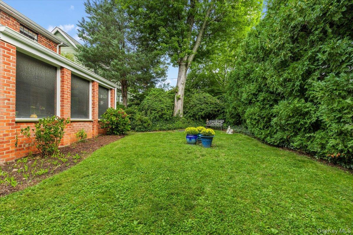 1211 Park Avenue Property Photo 20