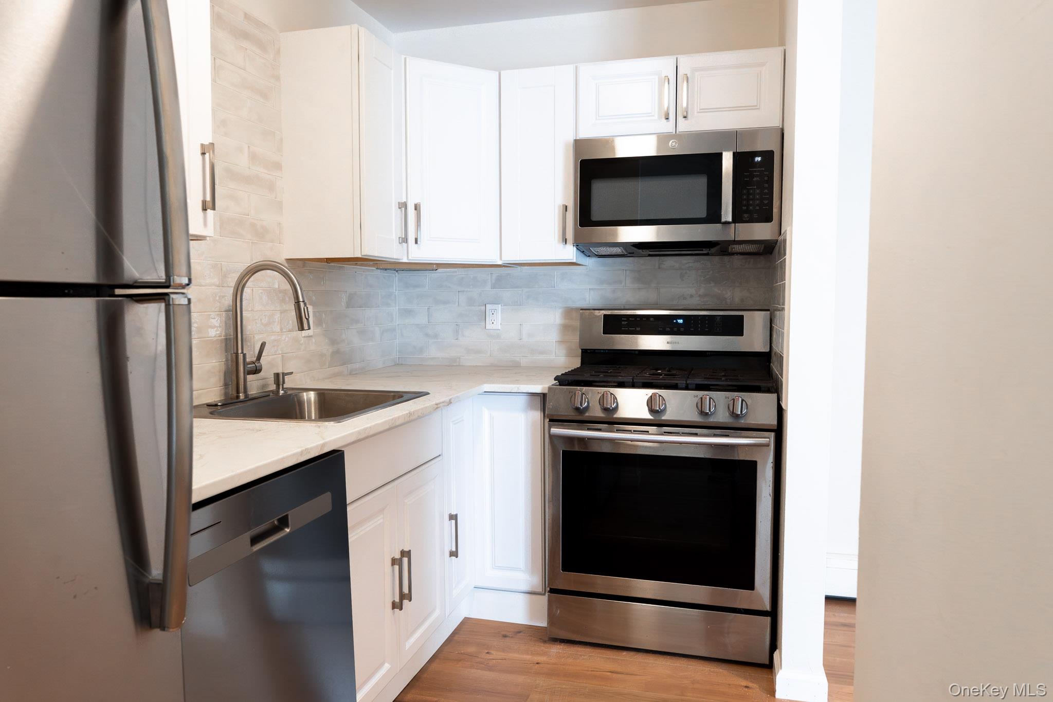 8 Ivy Court B Property Photo 5