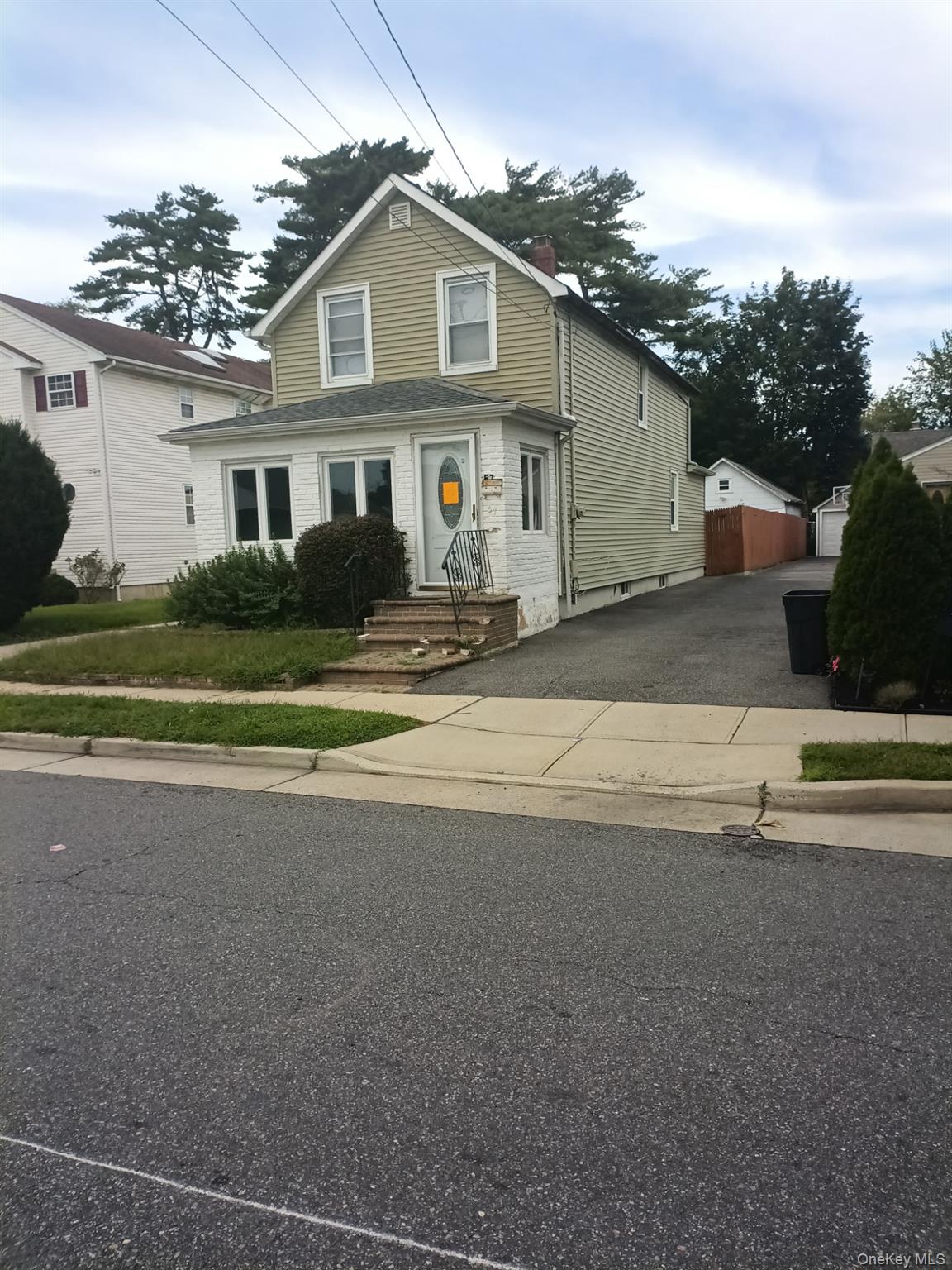 57 Robinwood Avenue Property Photo 2