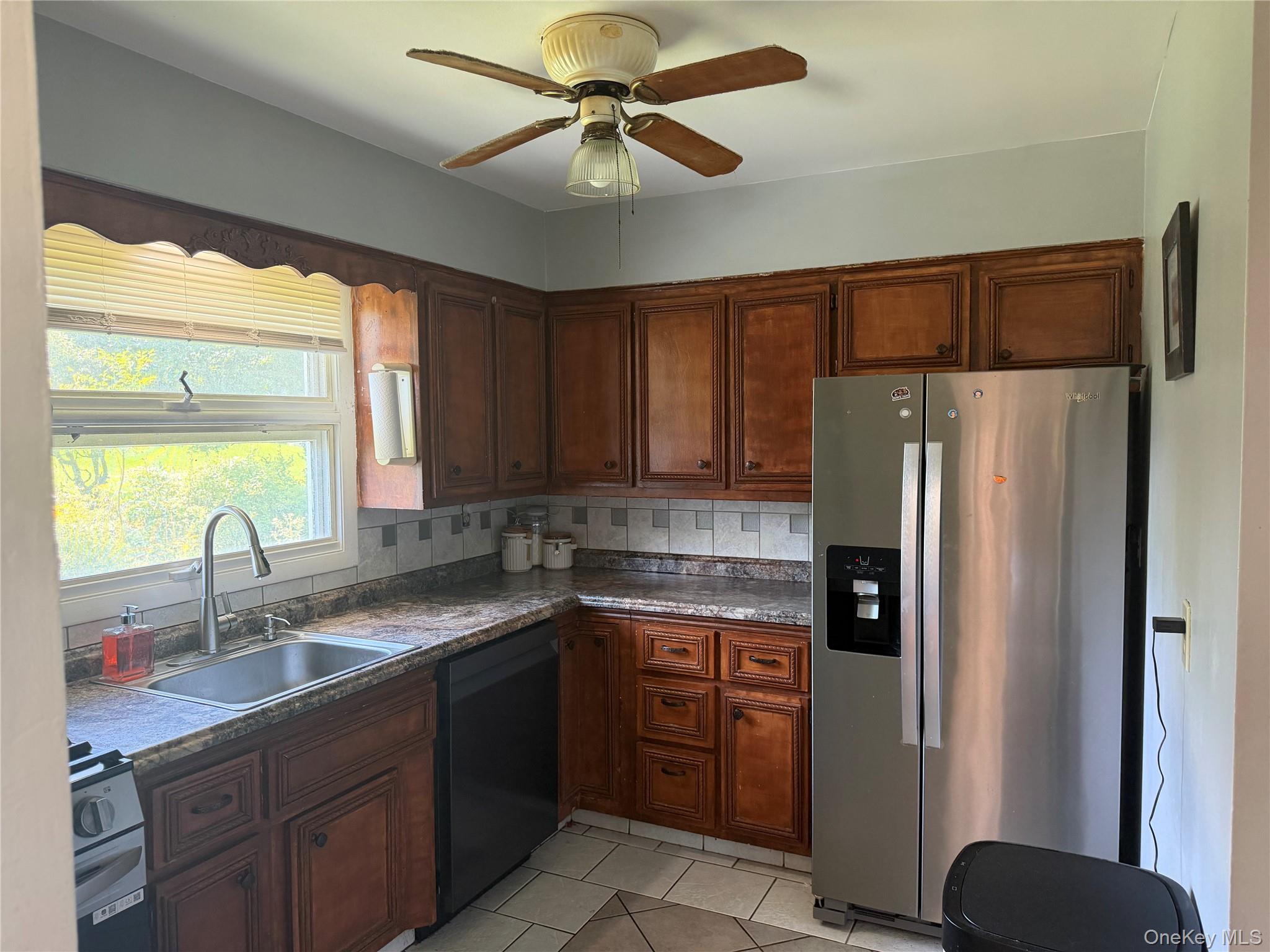 1413 Goshen Turnpike Property Photo 4