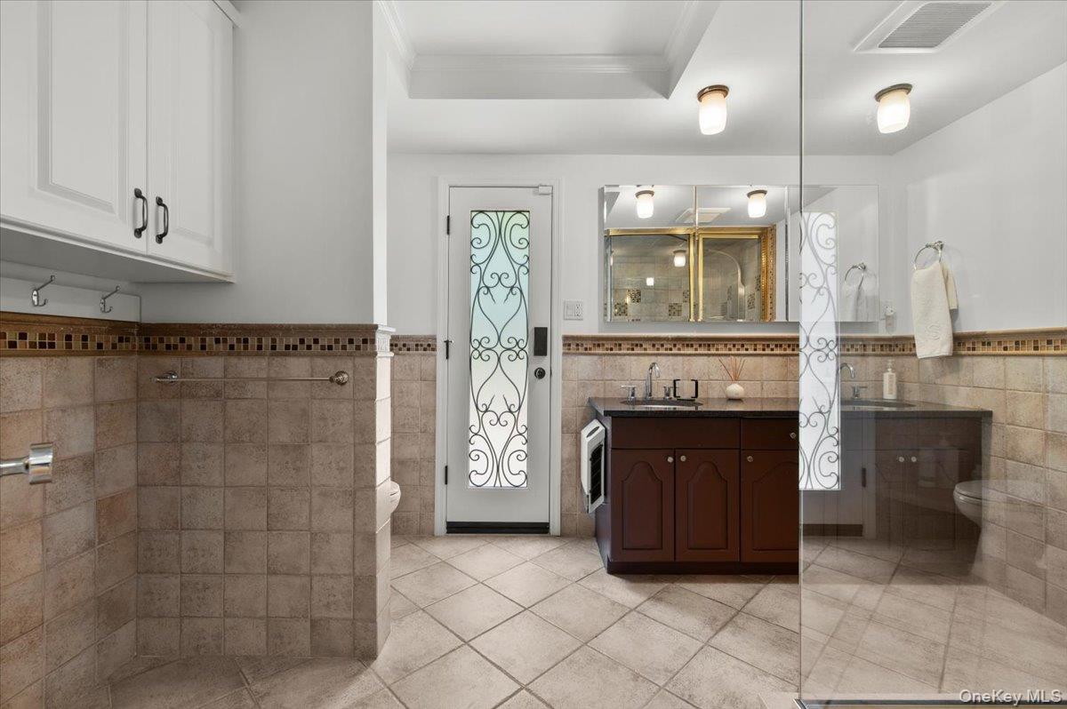 111 Barrett Road Property Photo 14