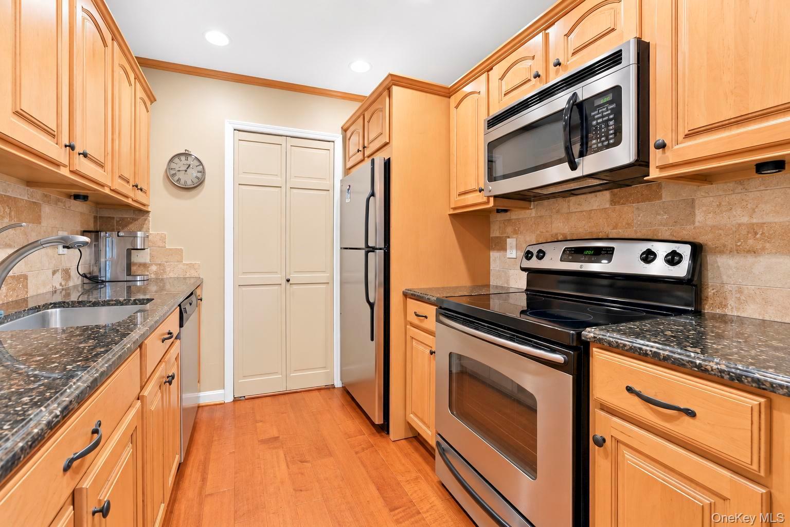 107 Richmond Boulevard 4b Property Photo 22