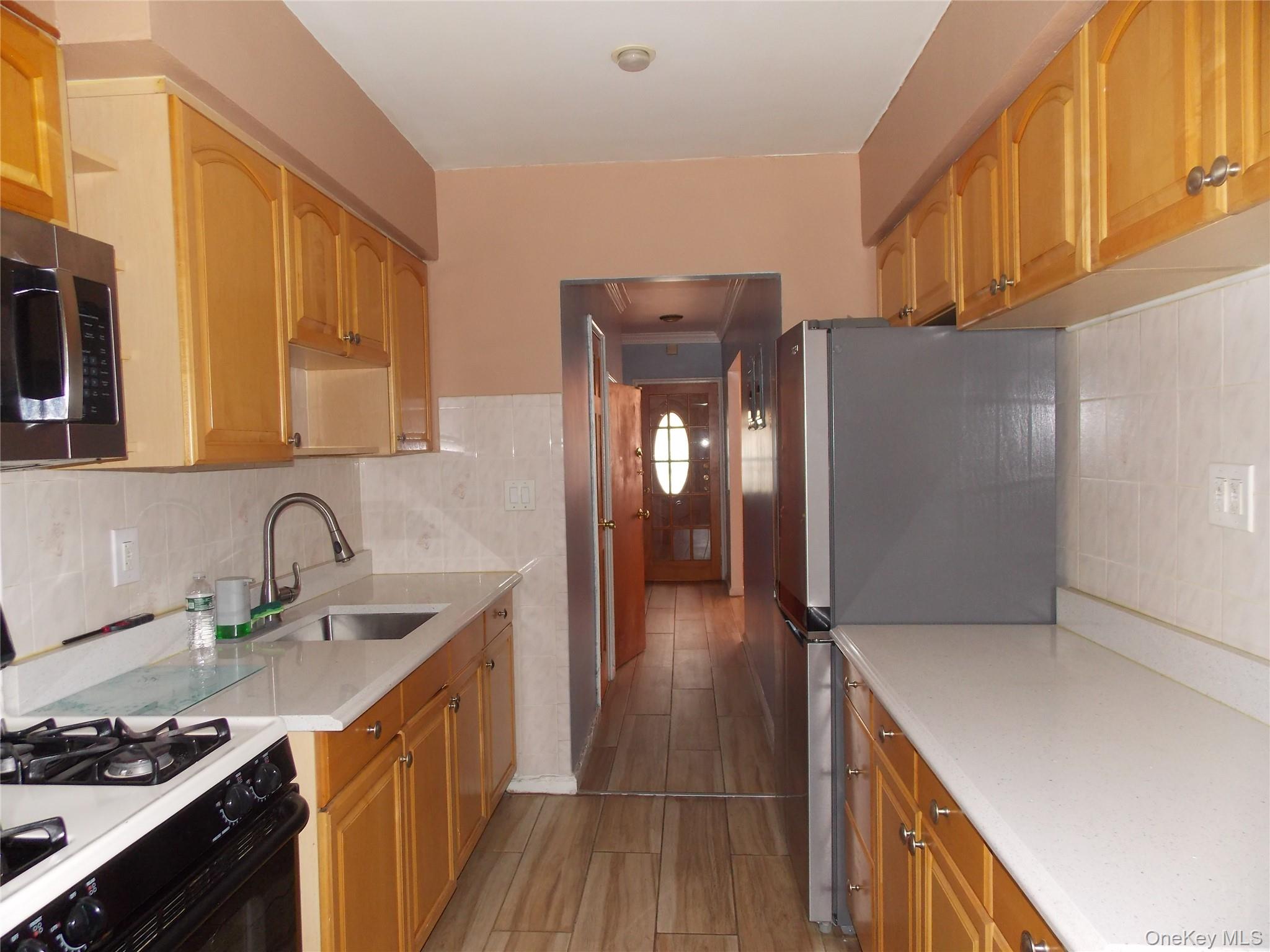 2927 Throop Avenue Property Photo 1