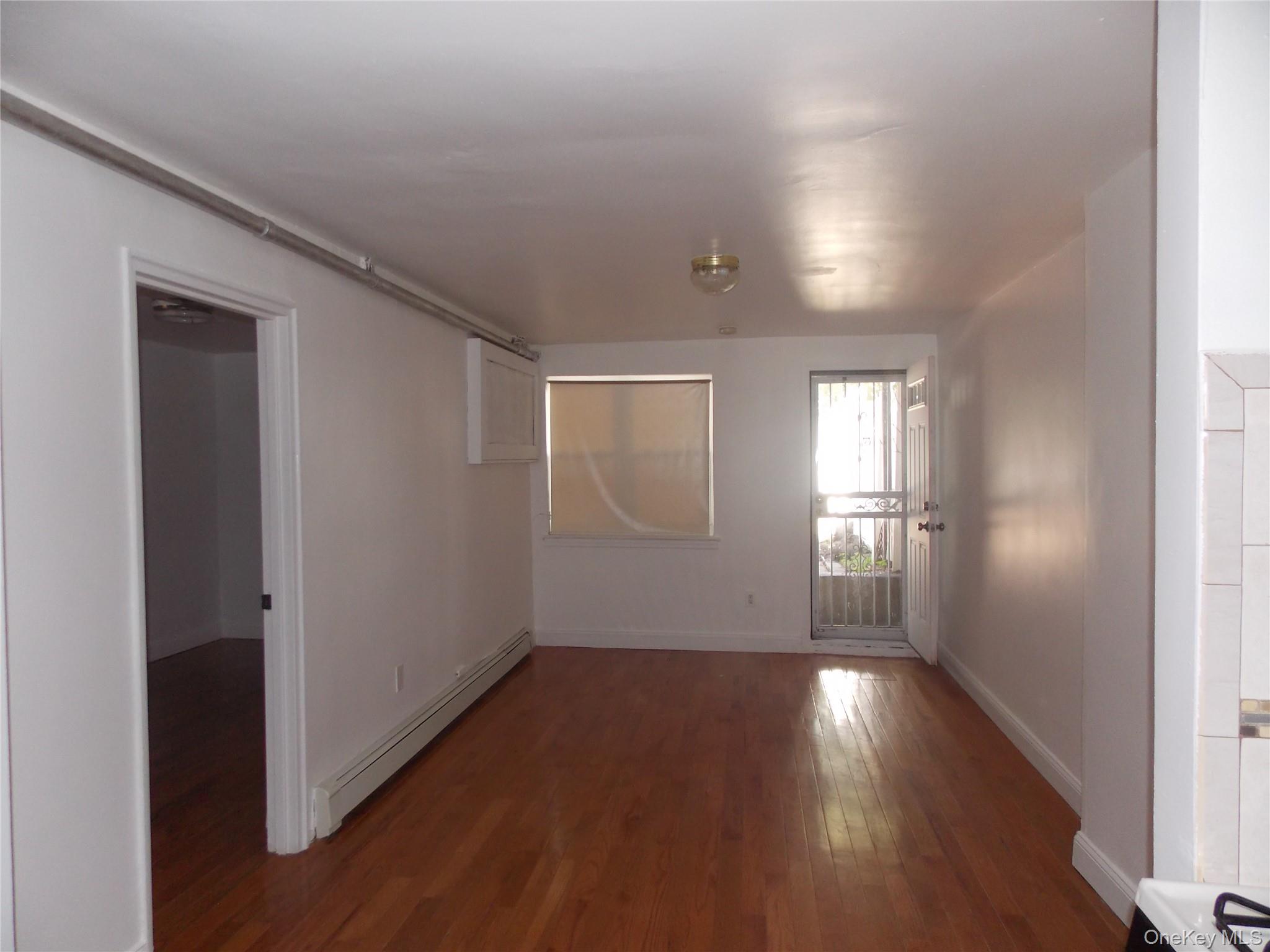2927 Throop Avenue Property Photo 4