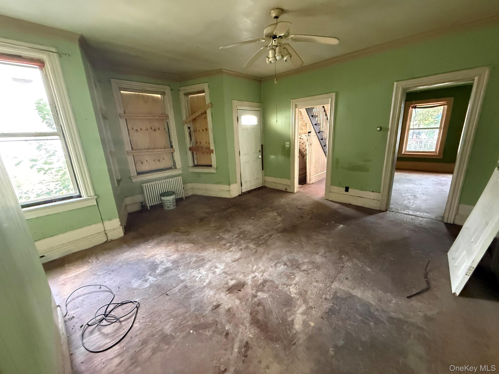 332 S 6th Avenue Property Photo 3