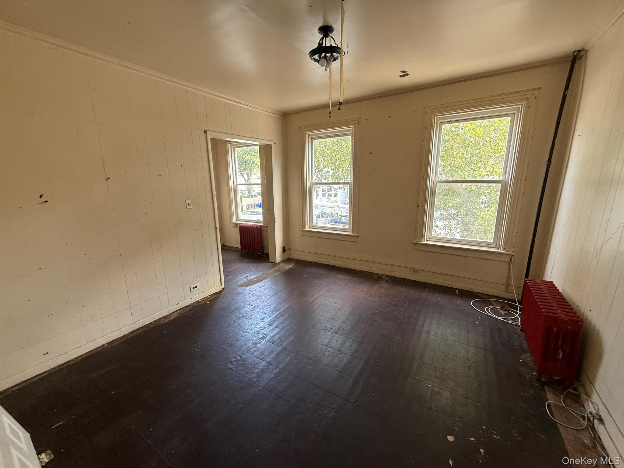 332 S 6th Avenue Property Photo 6