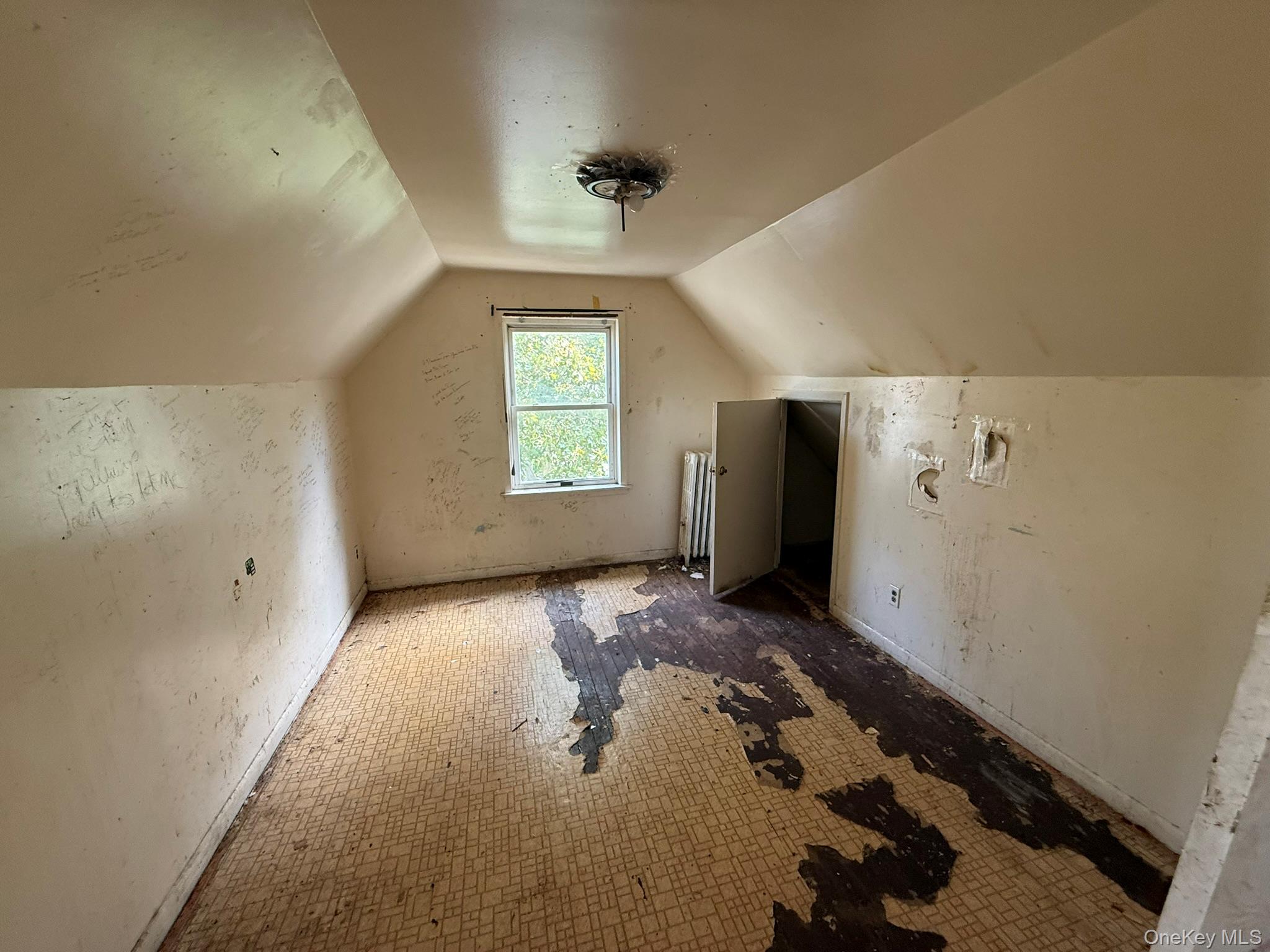 332 S 6th Avenue Property Photo 10