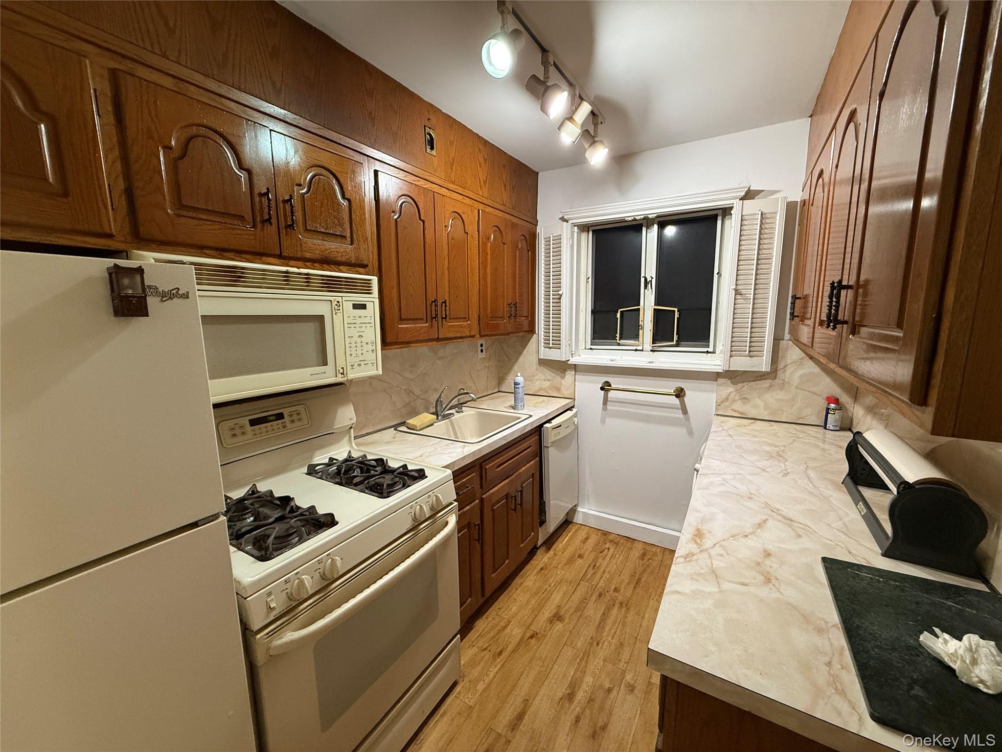 220-20 Stronghurst Avenue 20 Property Photo 5