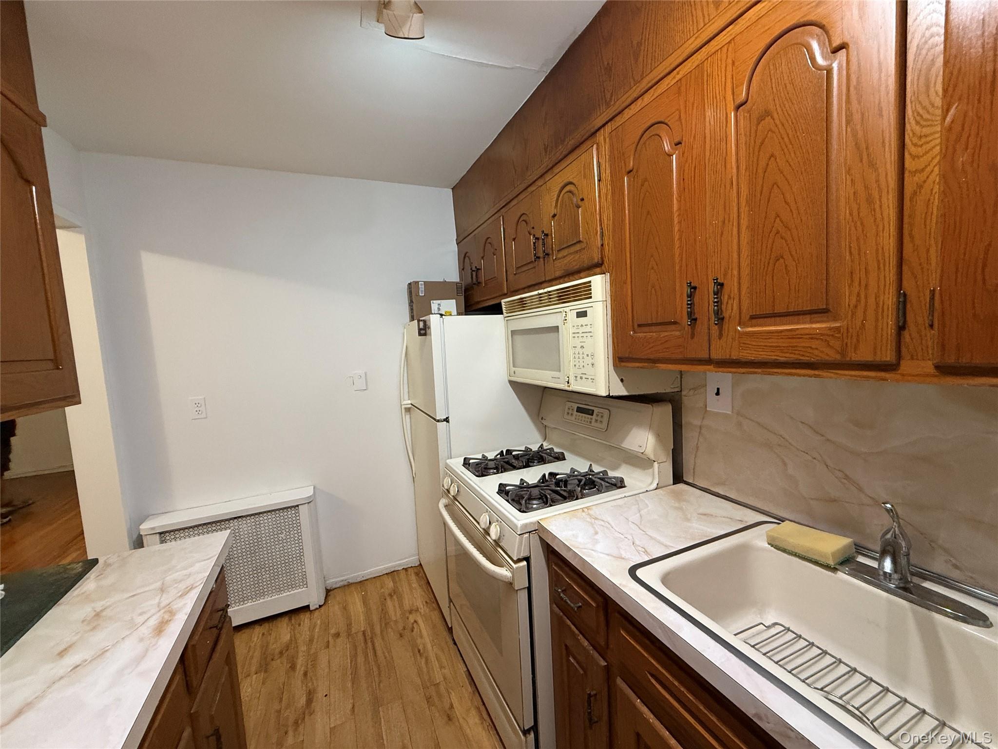 220-20 Stronghurst Avenue 20 Property Photo 6
