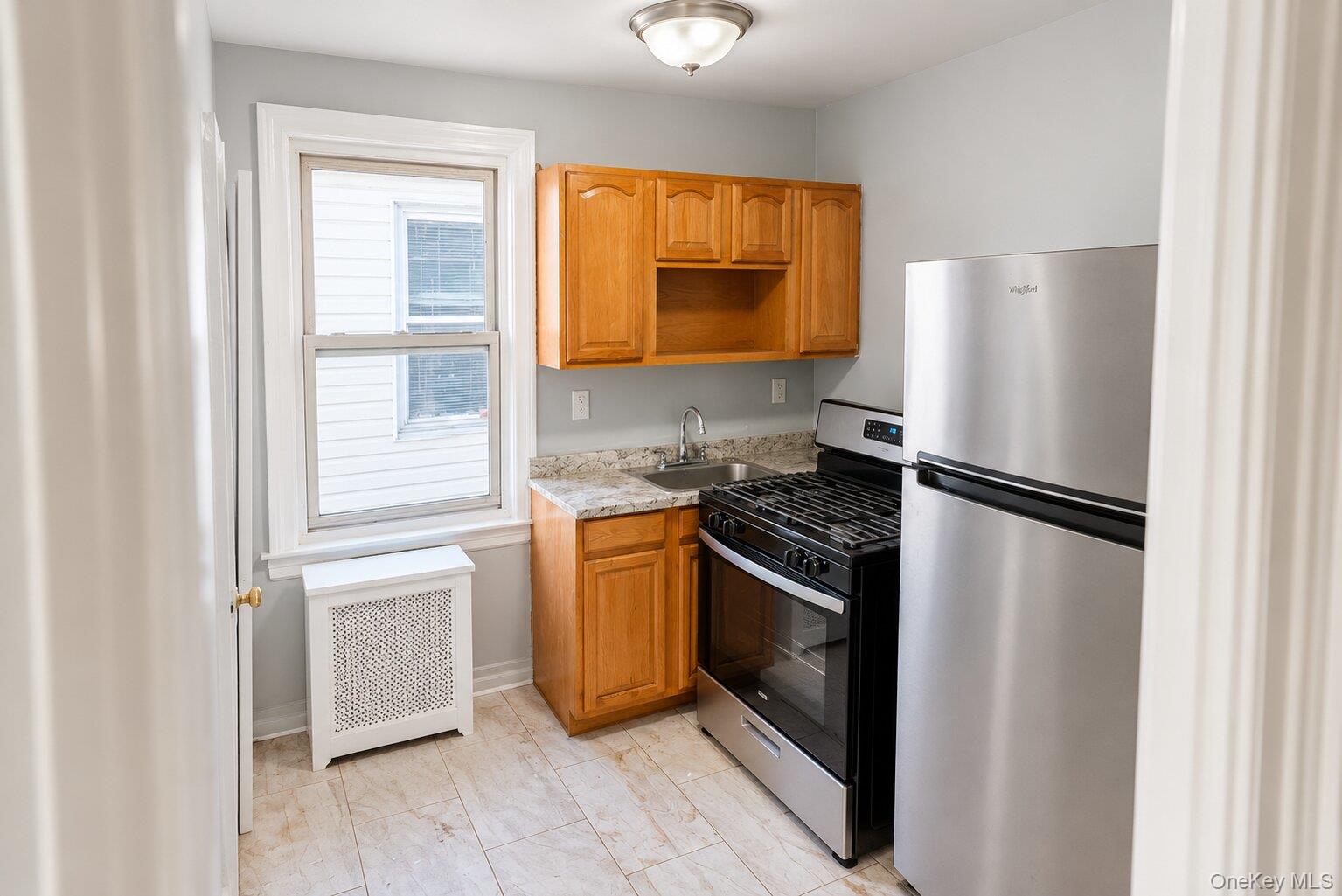 738 E 45th Street Property Photo 3