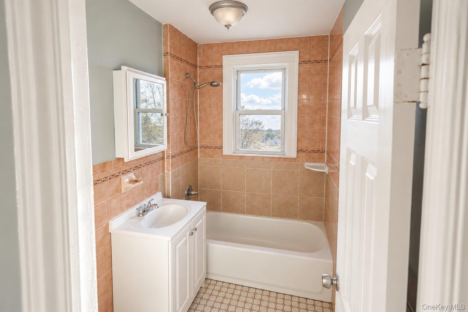 738 E 45th Street Property Photo 10