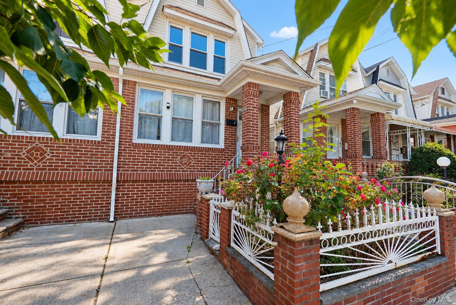 738 E 45th Street Property Photo 12