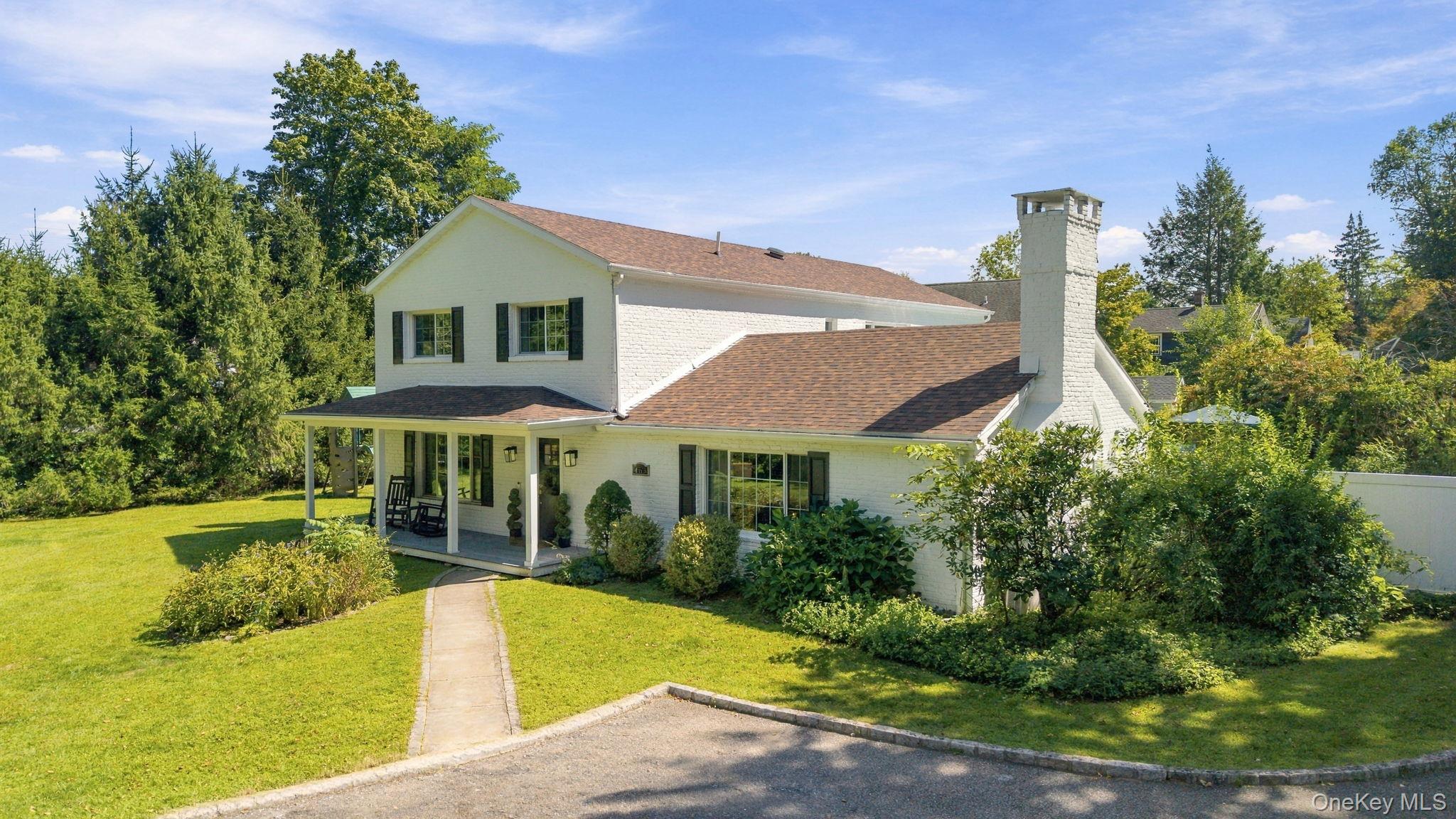 465 Old Post Road Property Photo 1