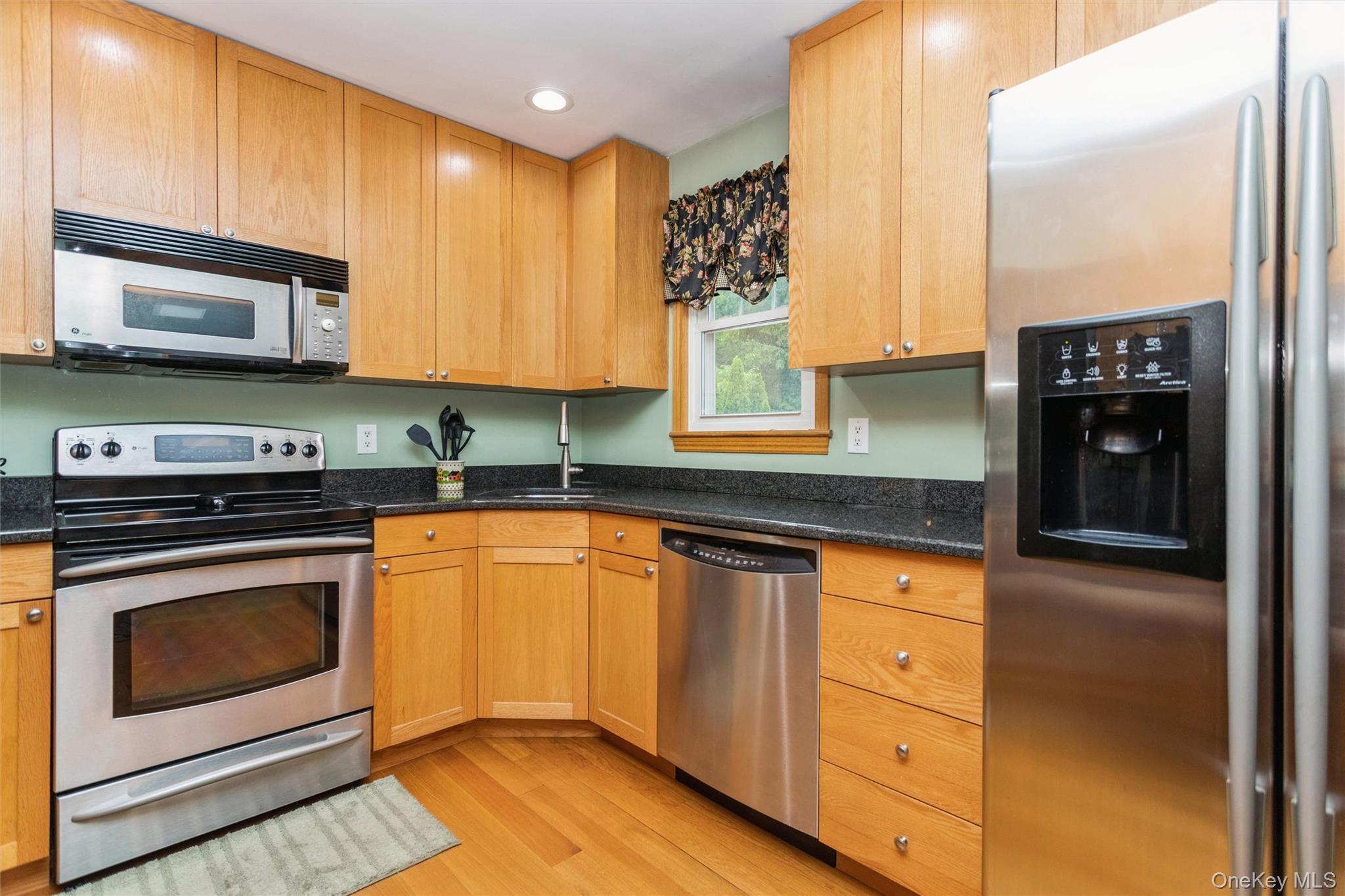 252 Buttonwood Avenue Property Photo 14