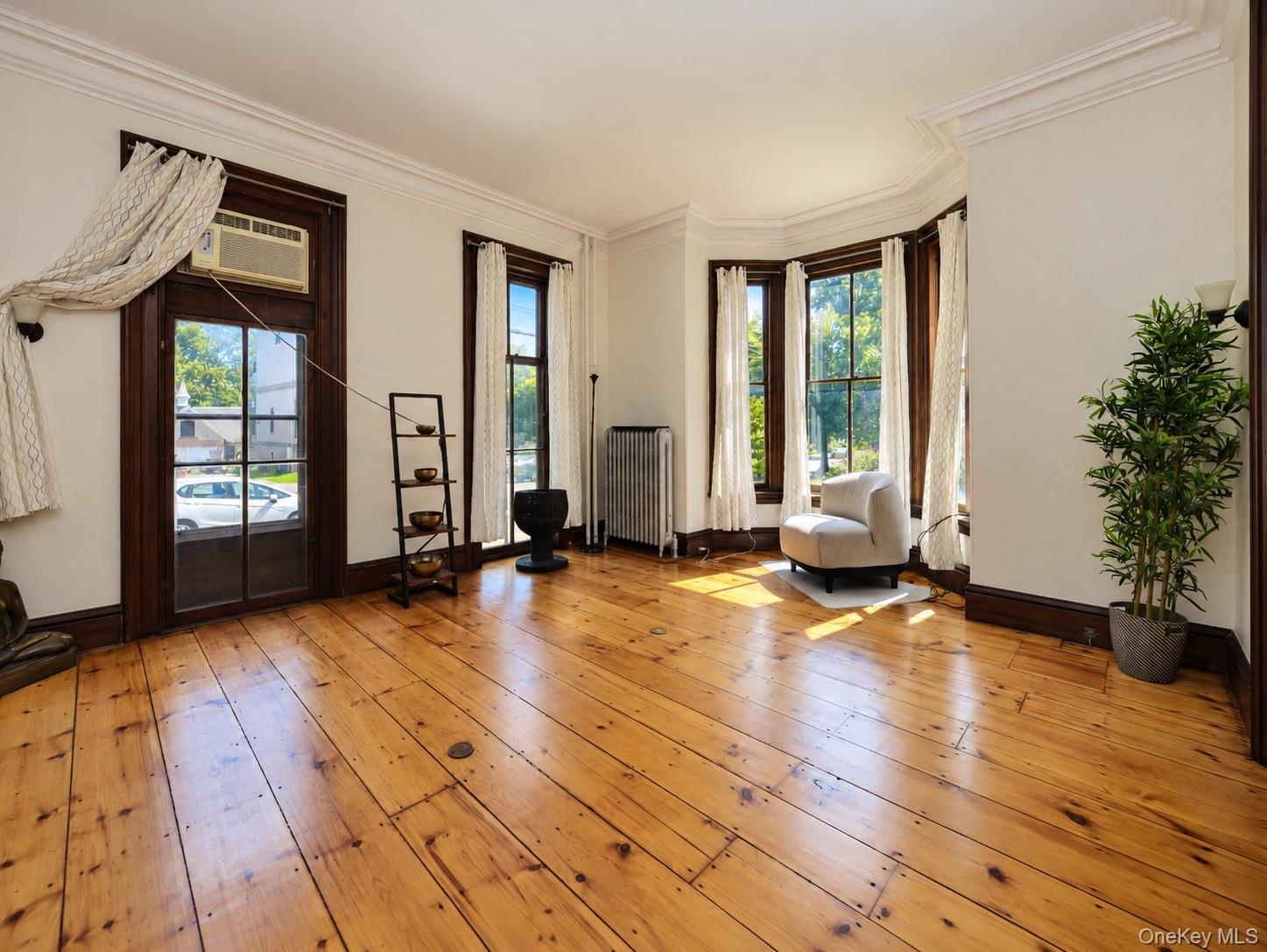 197 Grand Street Property Photo 3