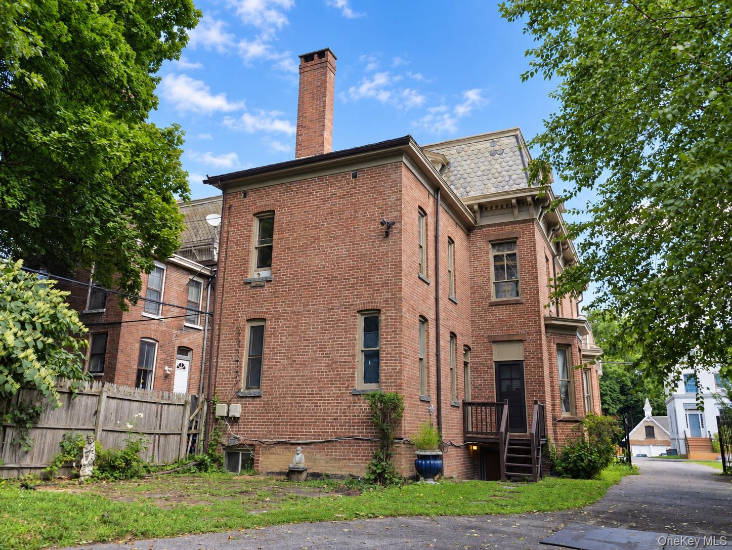 197 Grand Street Property Photo 30