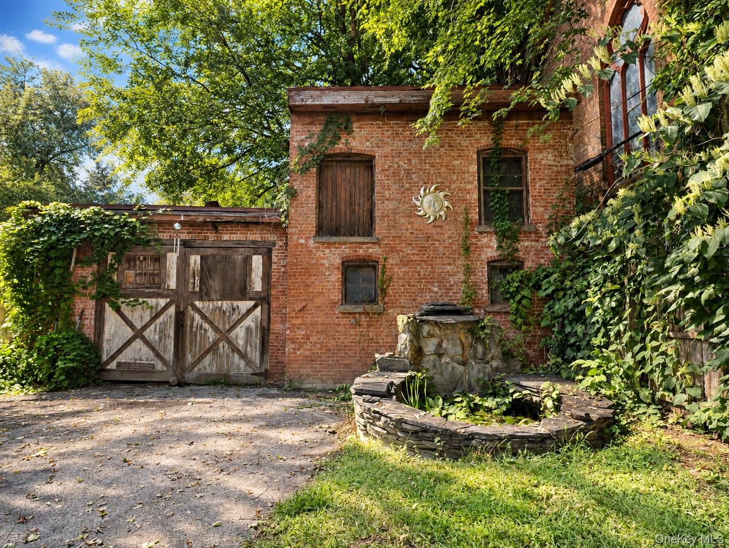 197 Grand Street Property Photo 33