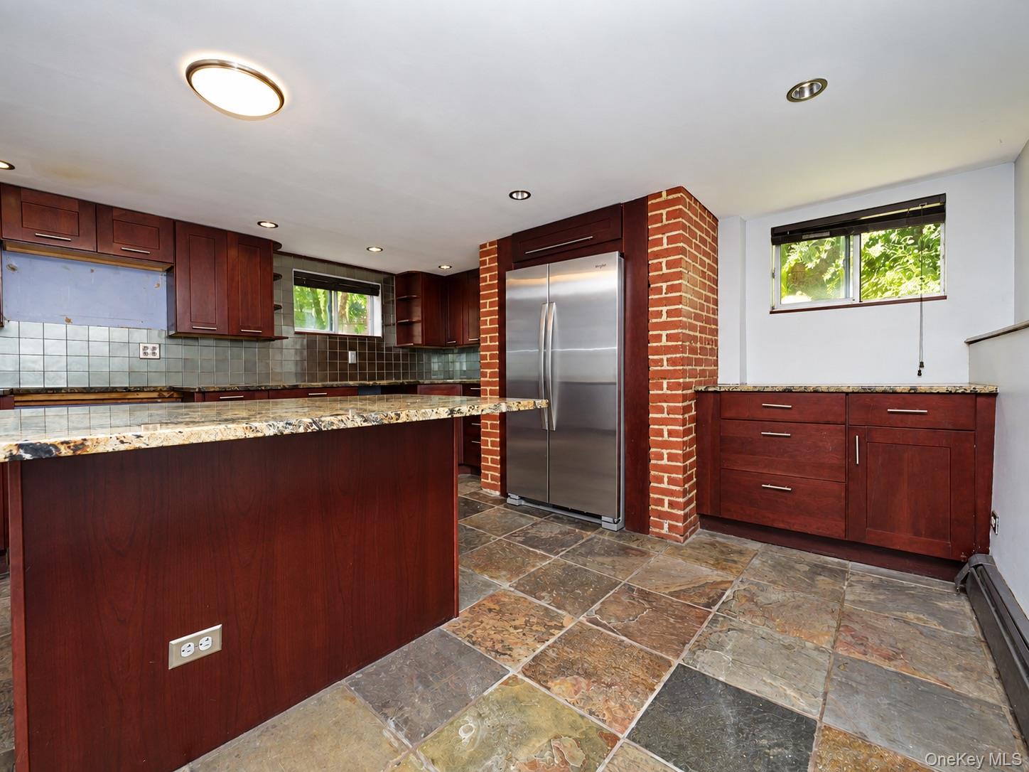 197 Grand Street Property Photo 38