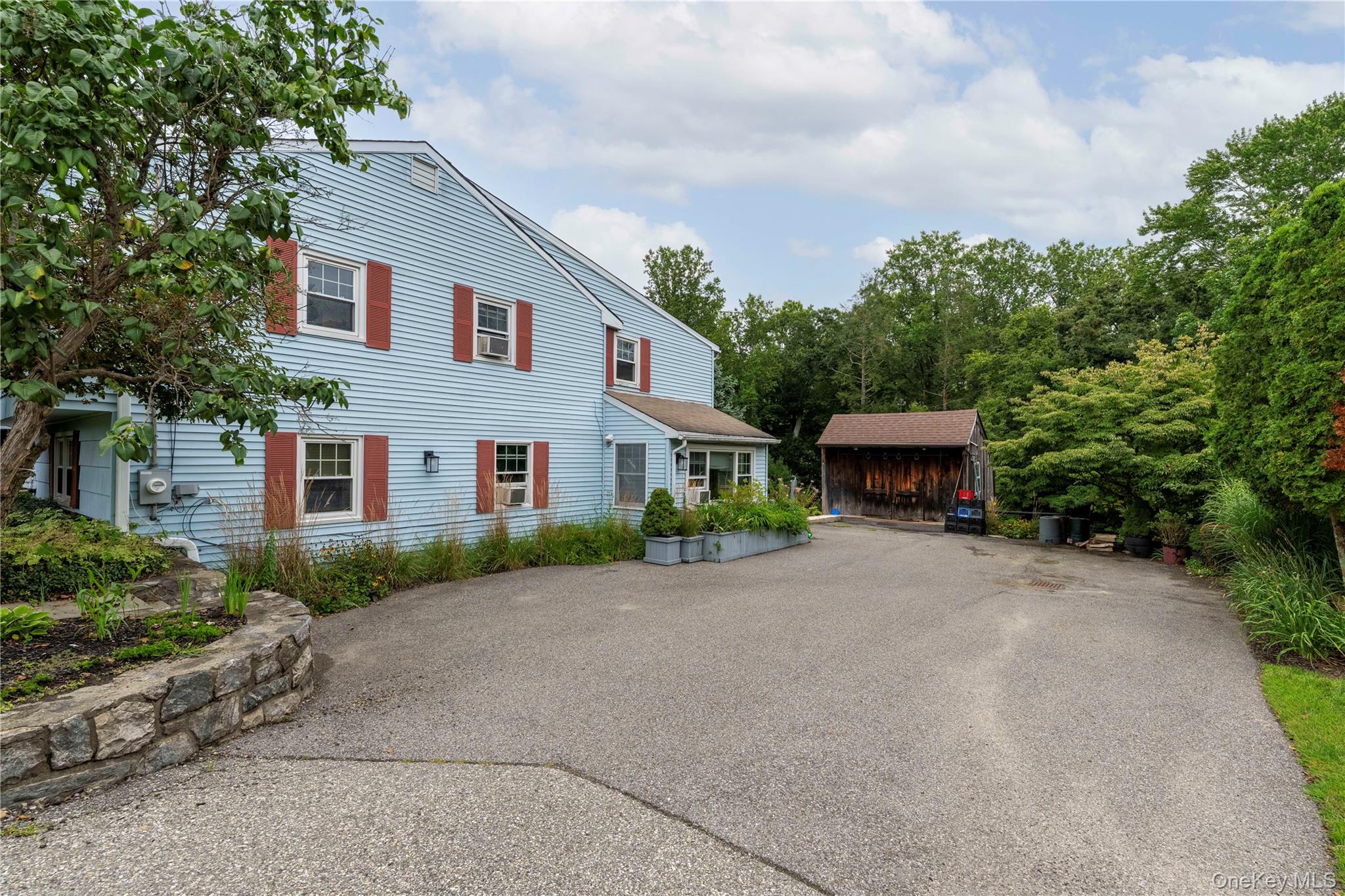 52 Friendly Road Property Photo 3