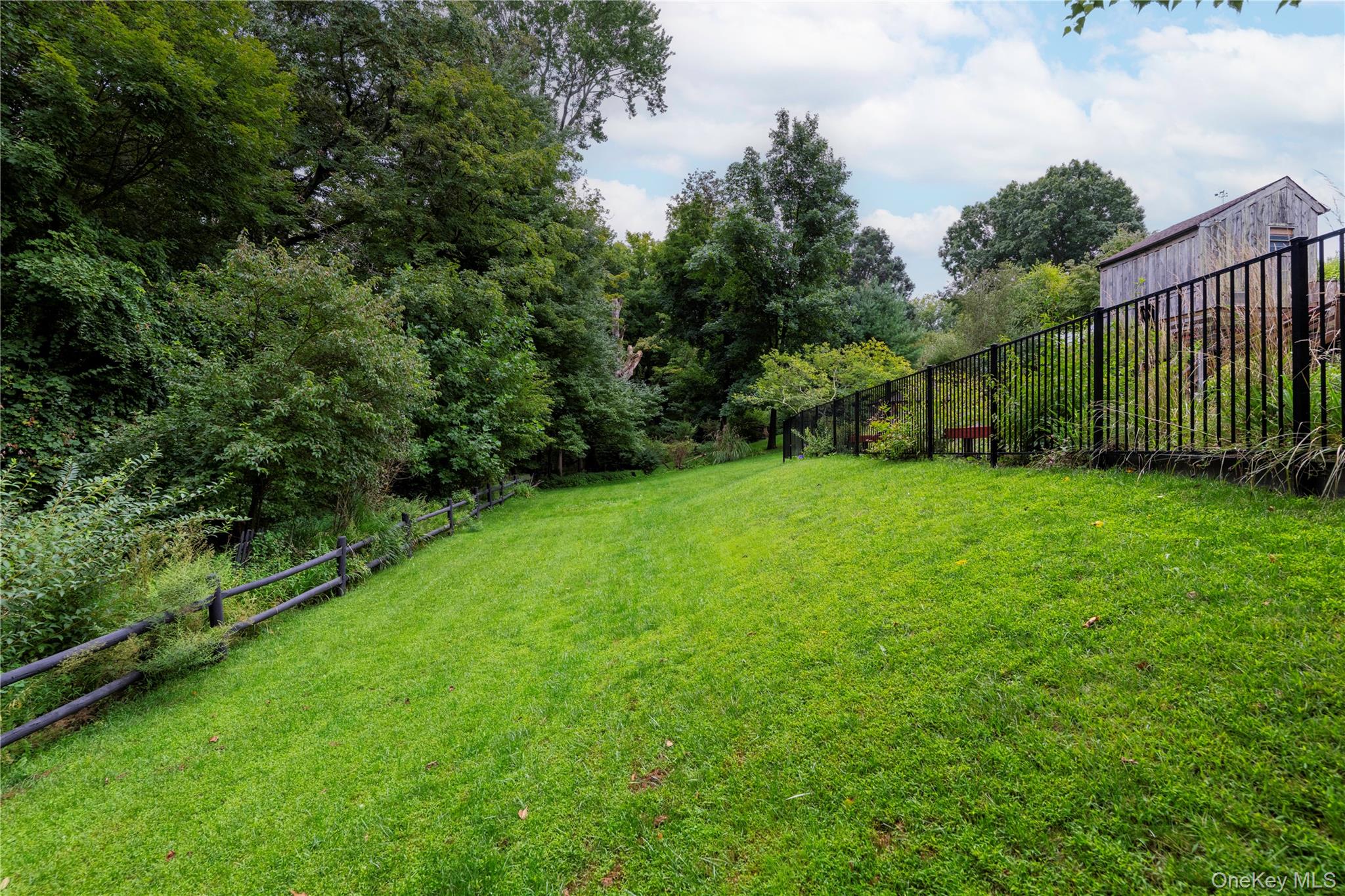 52 Friendly Road Property Photo 12