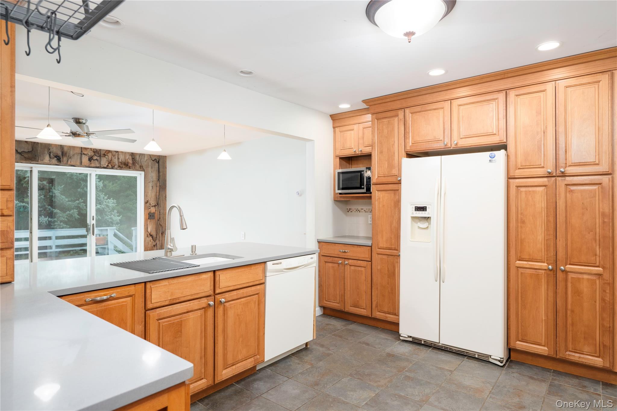 52 Friendly Road Property Photo 18