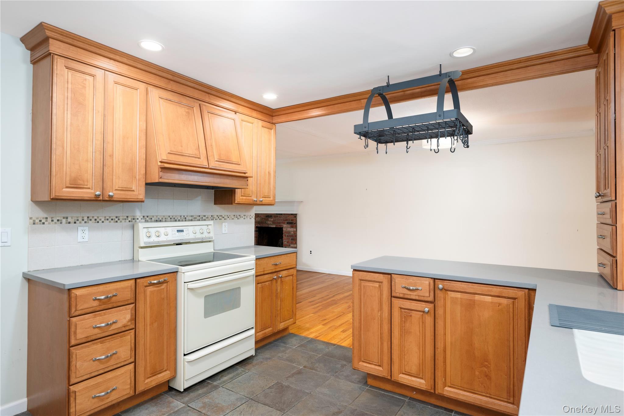 52 Friendly Road Property Photo 19