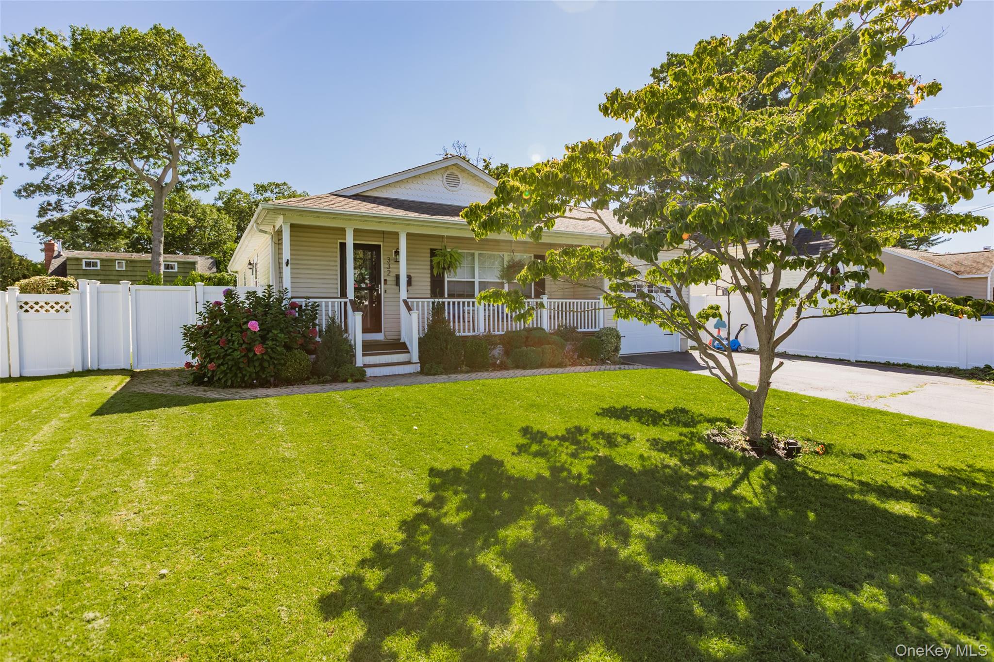 332 Myrtle Avenue Property Photo 1