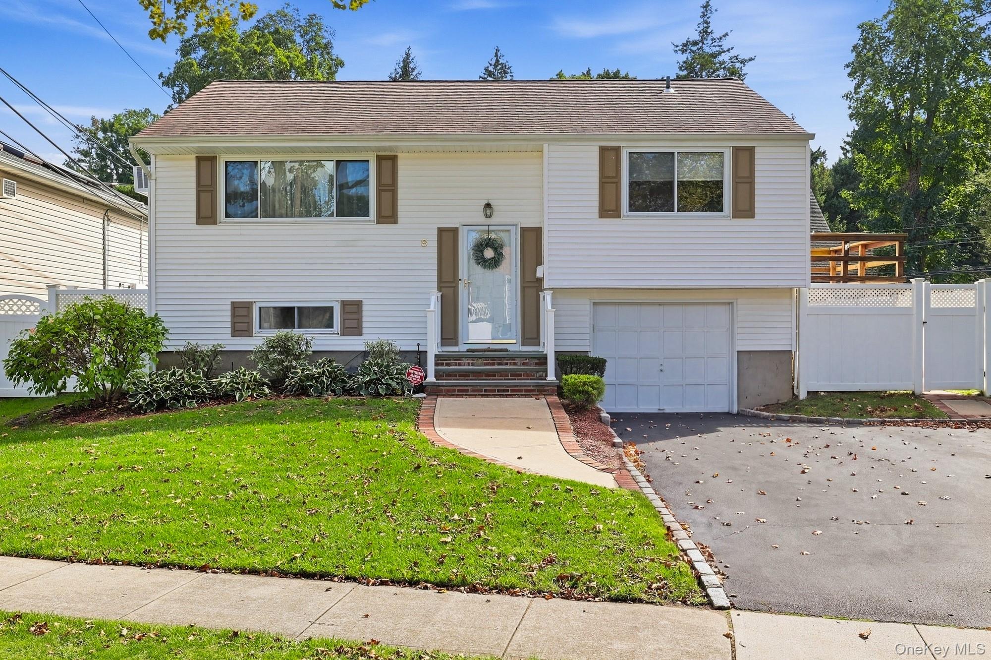 8 Ripley Drive Property Photo 1