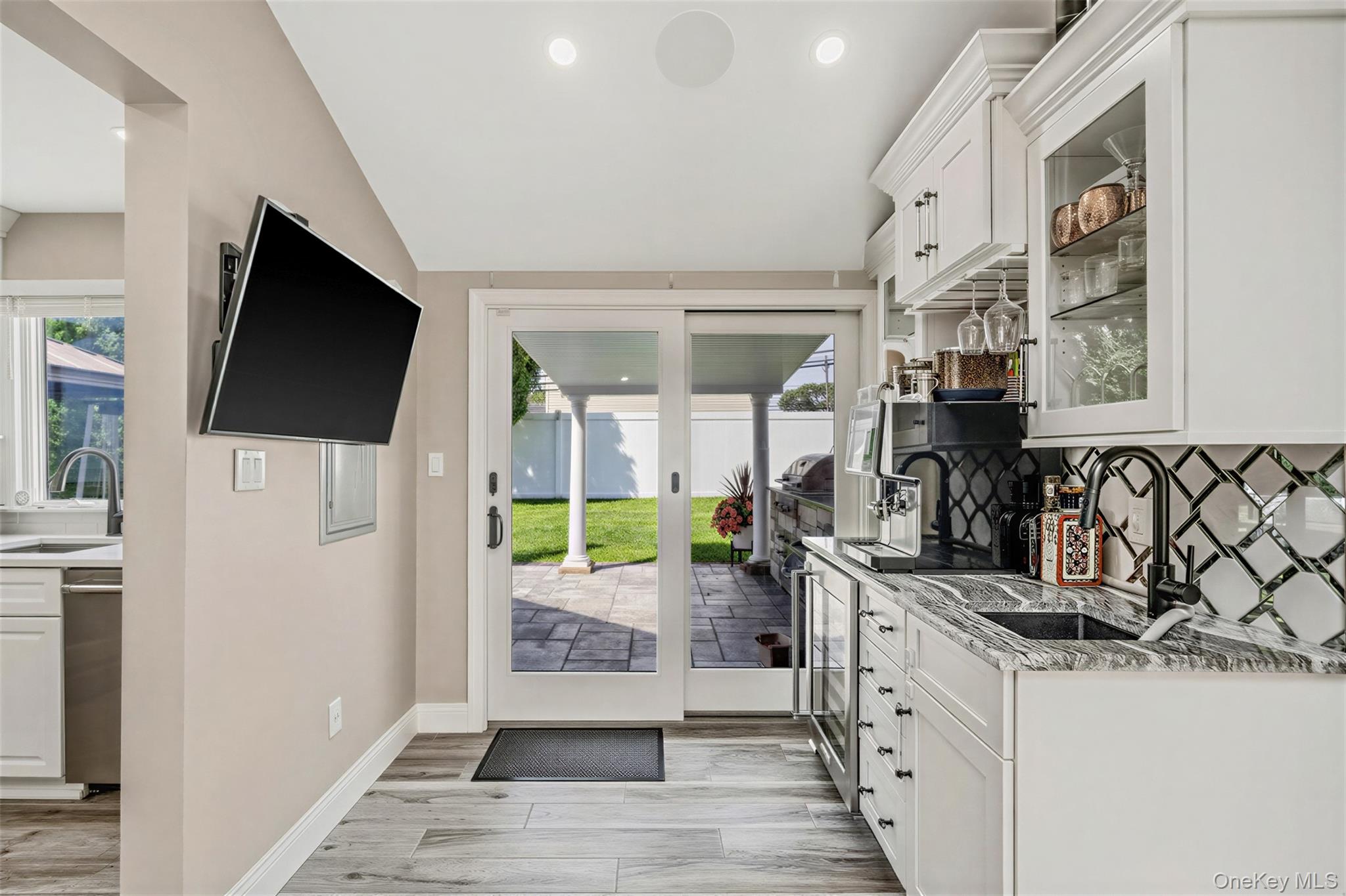 2115 Randall Avenue Property Photo 13