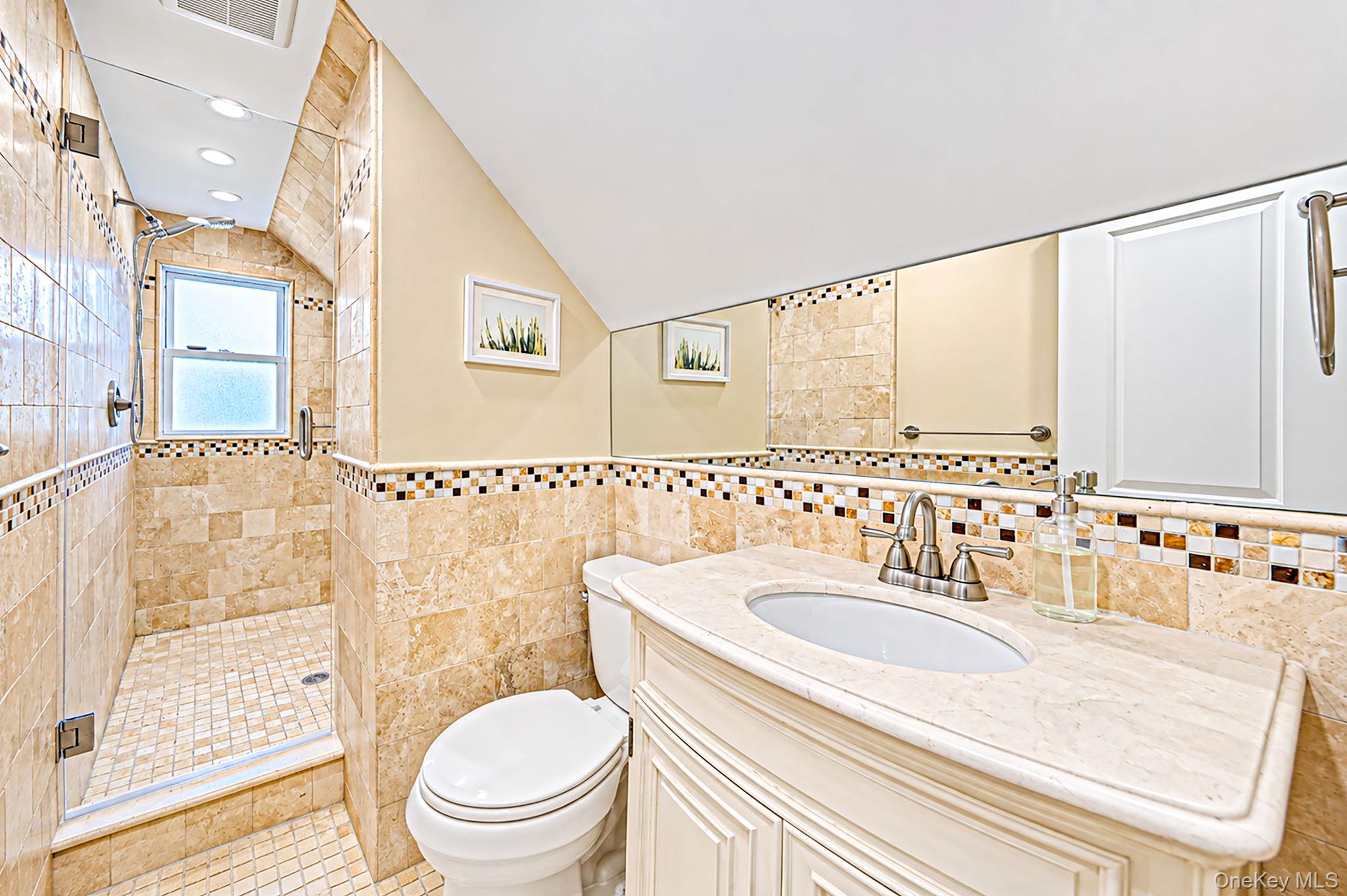 2115 Randall Avenue Property Photo 27