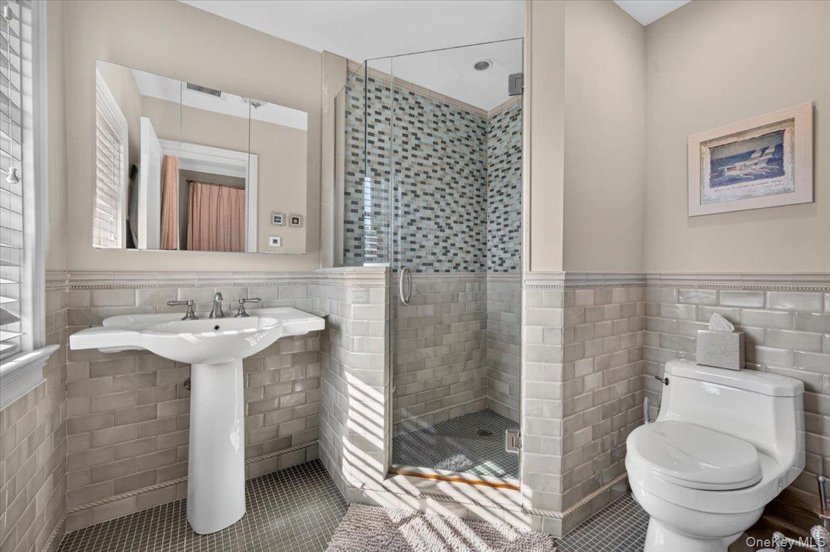 81 Montgomery Boulevard Property Photo 24