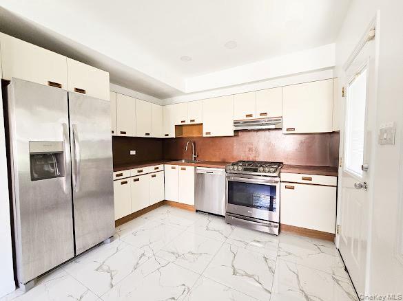 6119 170 Street Property Photo 8